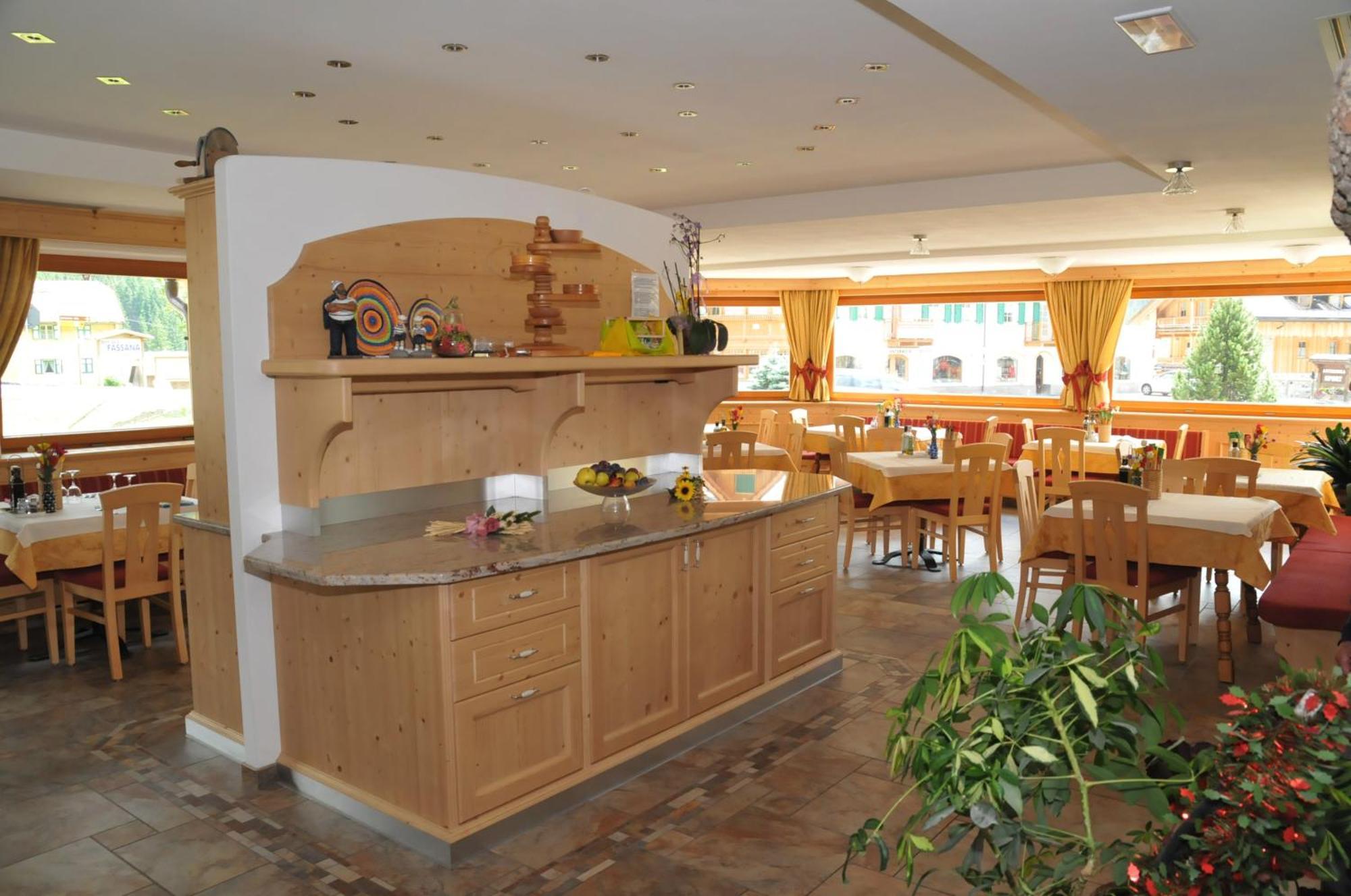 Hotel Ciamol Campitello di Fassa Luaran gambar