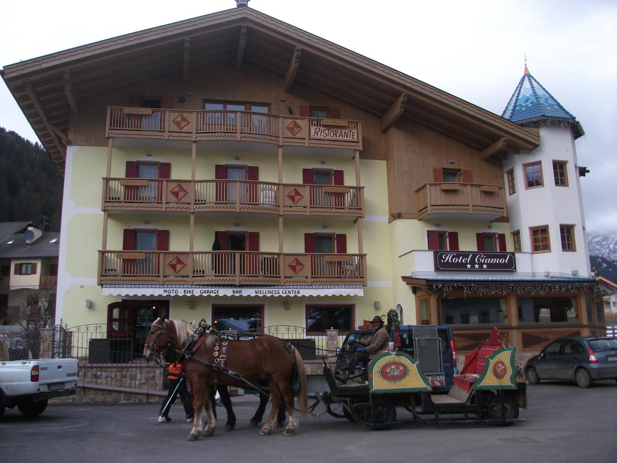 Hotel Ciamol Campitello di Fassa Luaran gambar