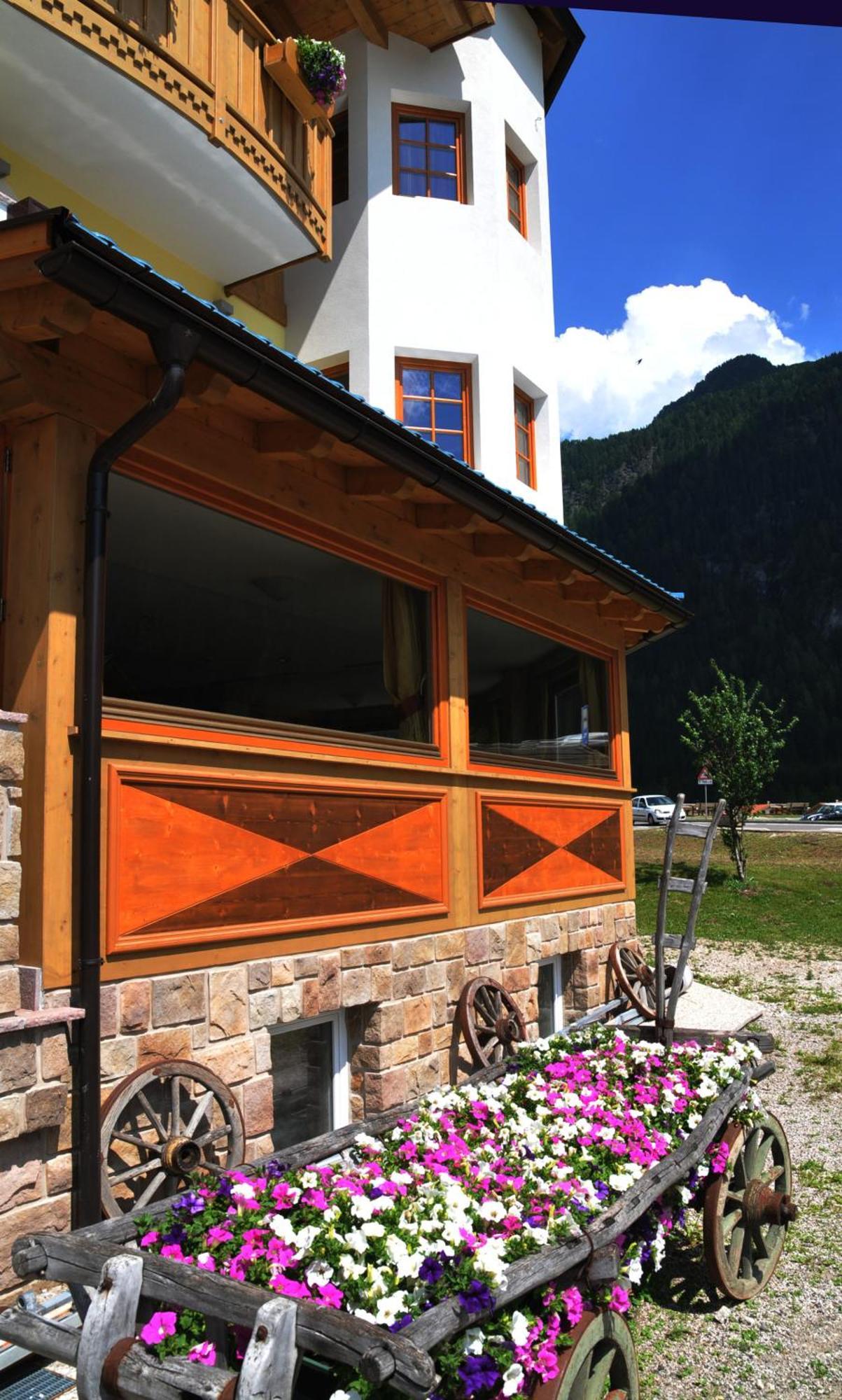 Hotel Ciamol Campitello di Fassa Luaran gambar
