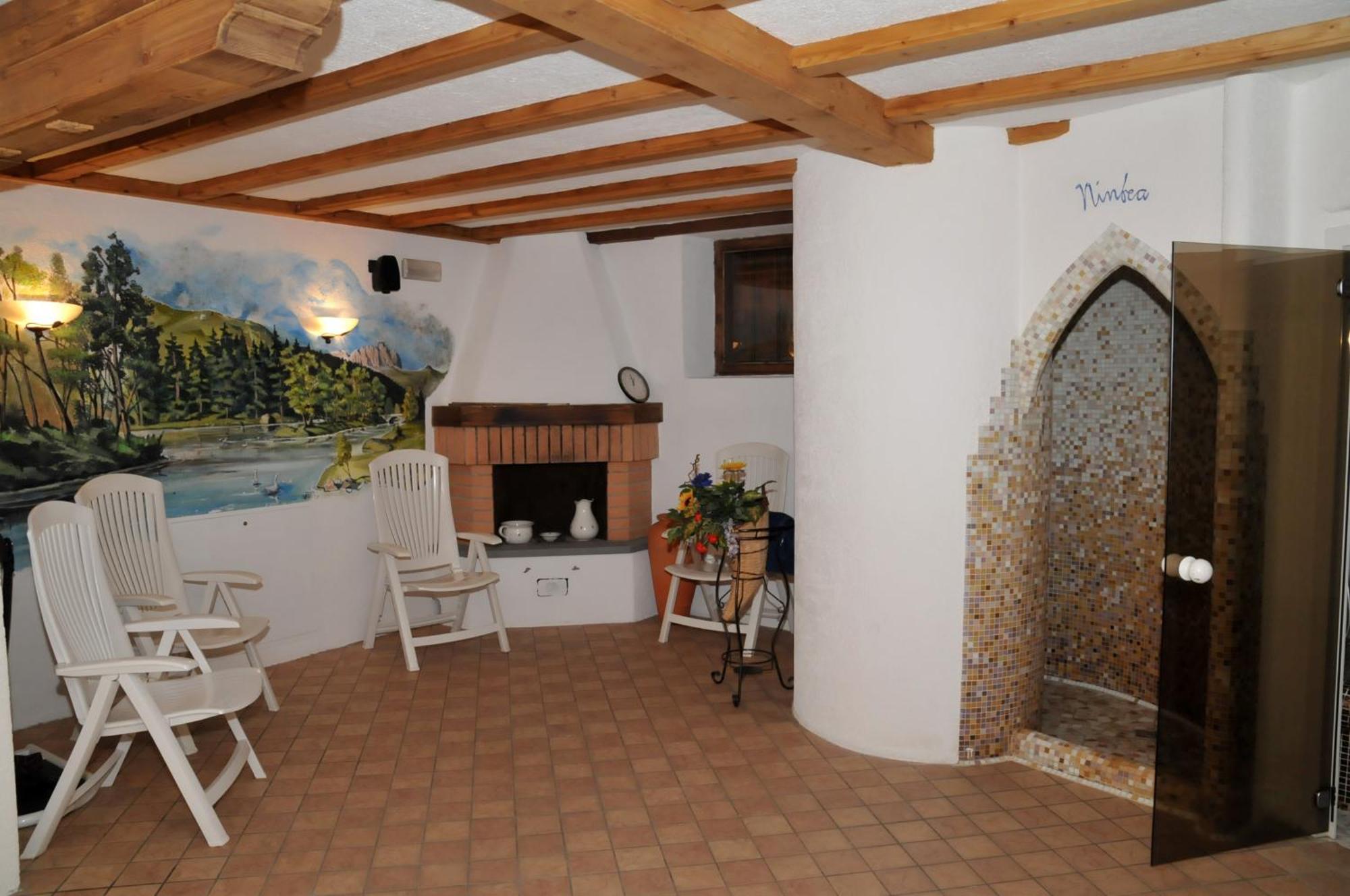 Hotel Ciamol Campitello di Fassa Luaran gambar
