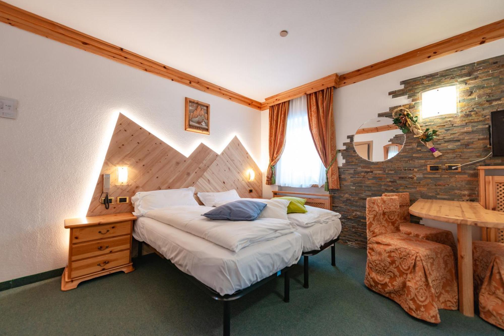 Hotel Ciamol Campitello di Fassa Luaran gambar