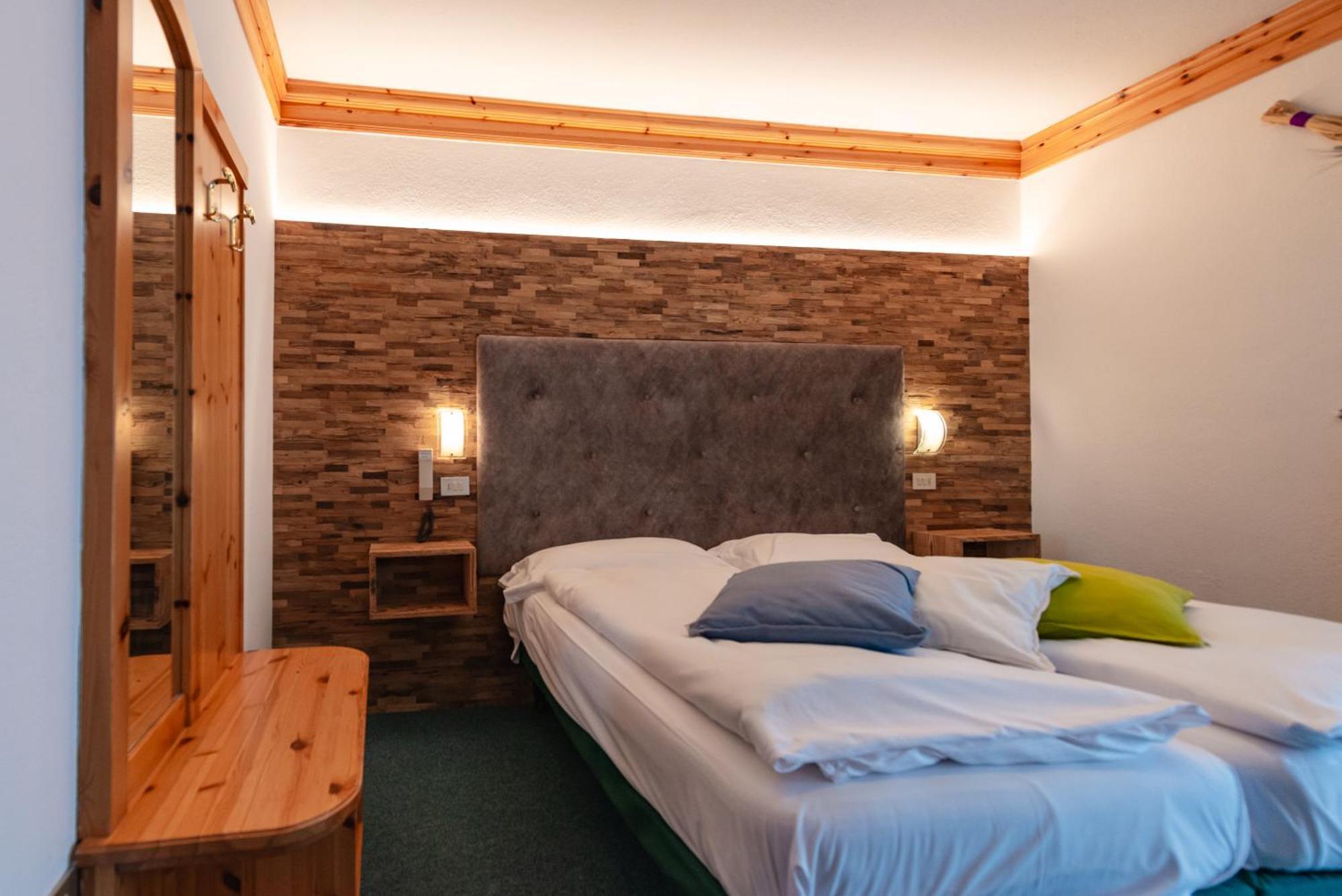 Hotel Ciamol Campitello di Fassa Luaran gambar