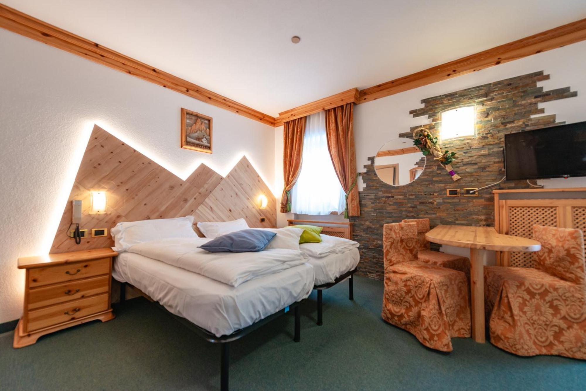 Hotel Ciamol Campitello di Fassa Luaran gambar