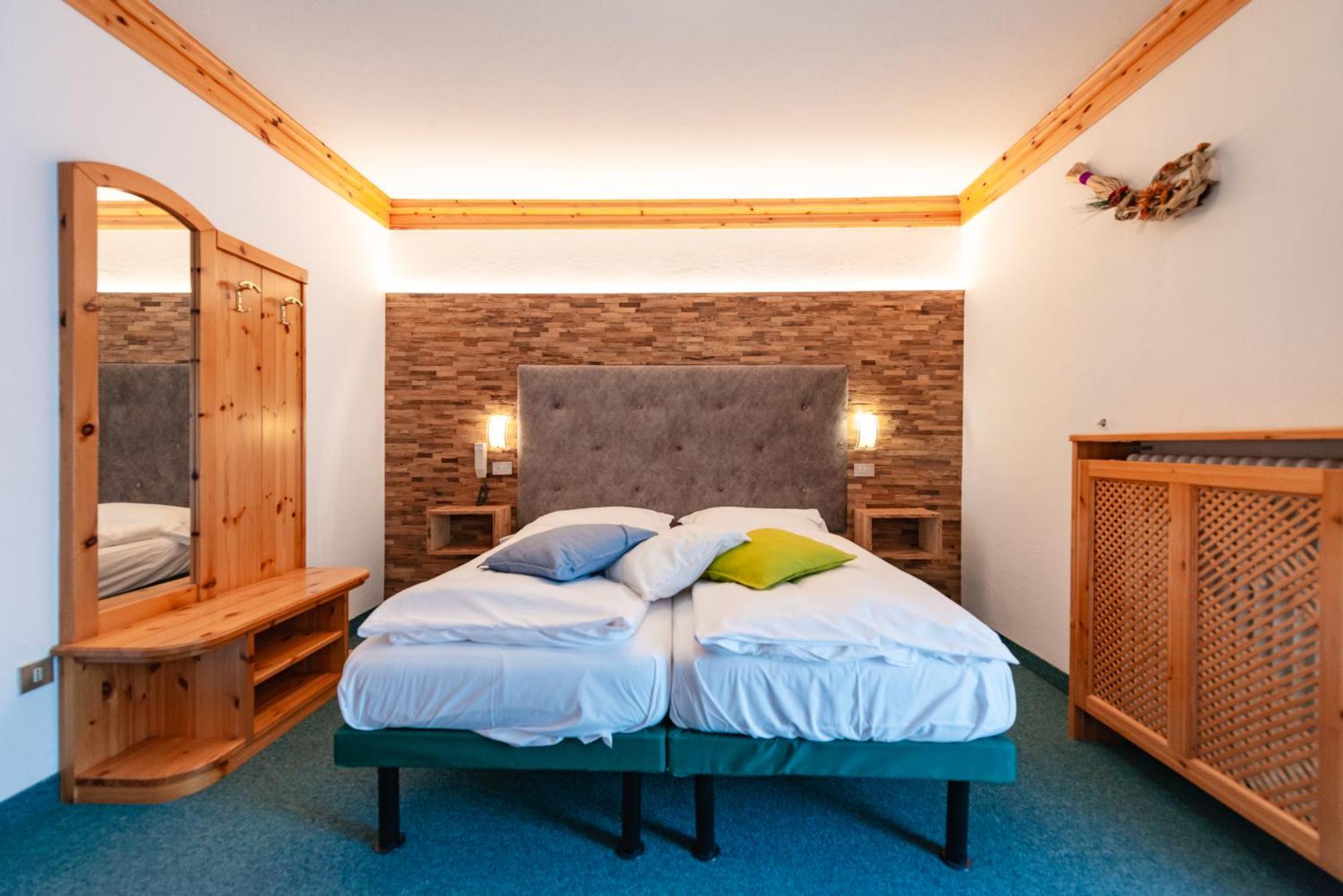 Hotel Ciamol Campitello di Fassa Luaran gambar