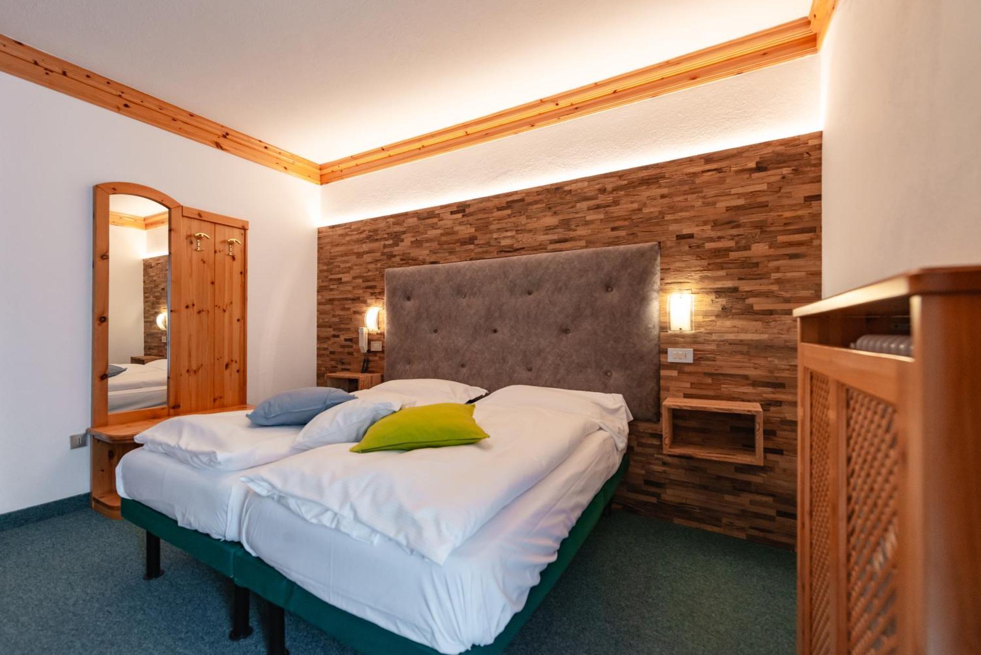 Hotel Ciamol Campitello di Fassa Luaran gambar