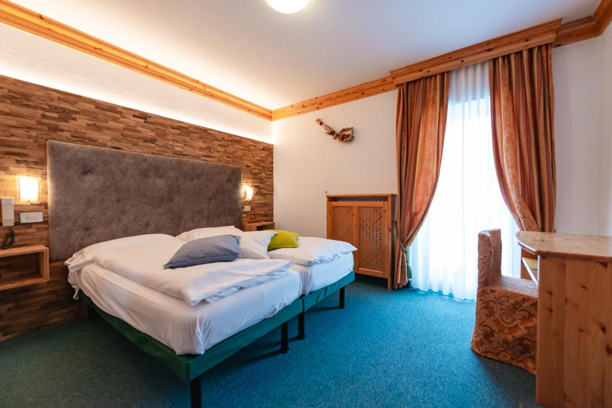 Hotel Ciamol Campitello di Fassa Luaran gambar